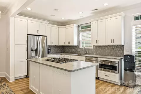 Kitchen - 8335 Viewpoint Ln, Cornelius, NC 28031 photo 2 of 4