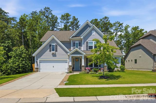 15611 Walnut Hill Dr, Charlotte, NC 28278