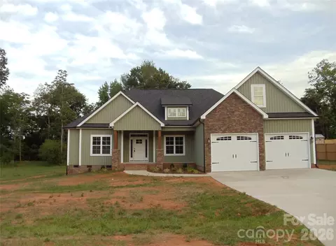 402 Dorothy Dr, China Grove, NC 28023