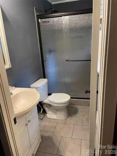 Bath - 514 Crestview Dr, Albemarle, NC 28001 photo 3 of 3
