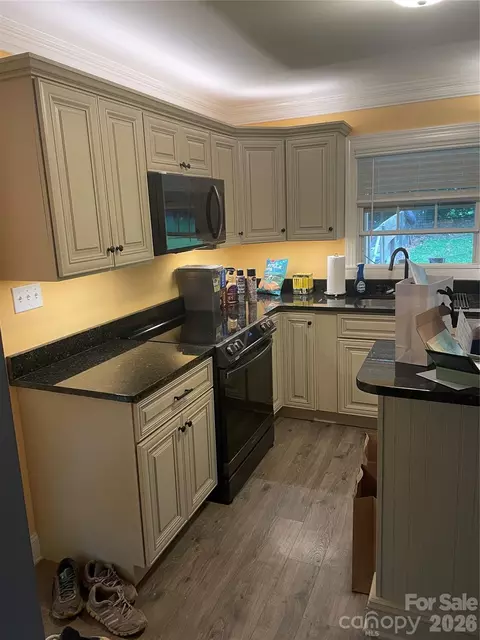 Kitchen - 514 Crestview Dr, Albemarle, NC 28001 photo 4 of 4