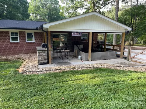 Exterior - 514 Crestview Dr, Albemarle, NC 28001 photo 6 of 6