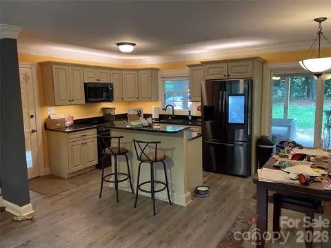 Kitchen - 514 Crestview Dr, Albemarle, NC 28001 photo 2 of 3