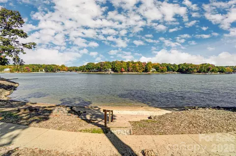 View/Area - 442 Sugar Maple Dr, Tega Cay, SC 29708 photo 8 of 9