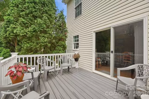 Exterior - 442 Sugar Maple Dr, Tega Cay, SC 29708 photo 5 of 7