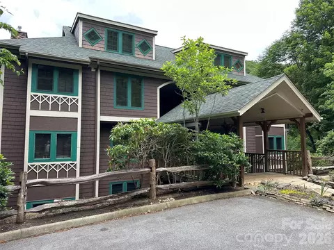 222 Creekside D101 Way #D/101, Burnsville, NC 28714