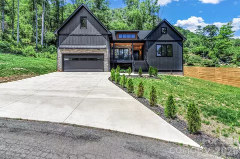 63 Winding Ridge Rd, Fairview, NC 28730