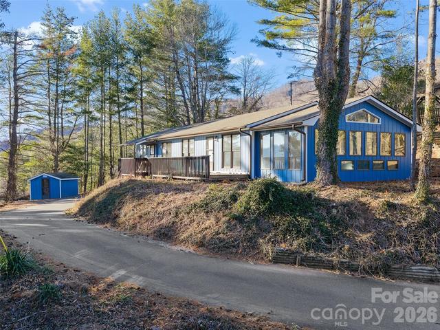 139 Church St, Burnsville, NC 28714