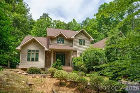 136 Rumbling Bald Rd, Lake Lure, NC 28746