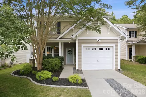 9511 Long Hill Dr, Charlotte, NC 28214