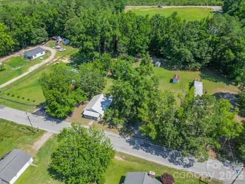 View/Area - 208 W Church St, Jefferson, SC 29718 photo 3 of 4