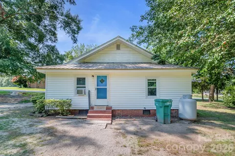 Exterior - 208 W Church St, Jefferson, SC 29718 photo 12 of 13
