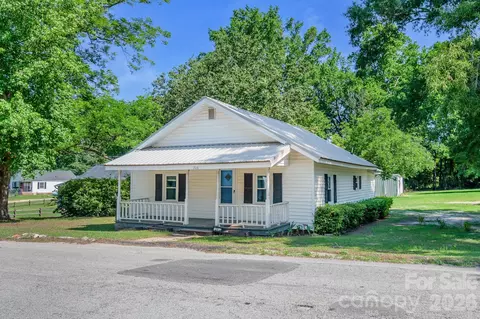 208 W Church St, Jefferson, SC 29718