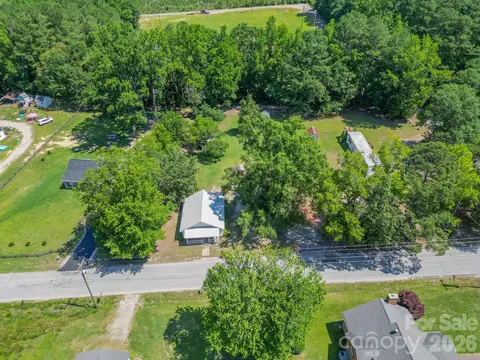 View/Area - 208 W Church St, Jefferson, SC 29718 photo 2 of 4