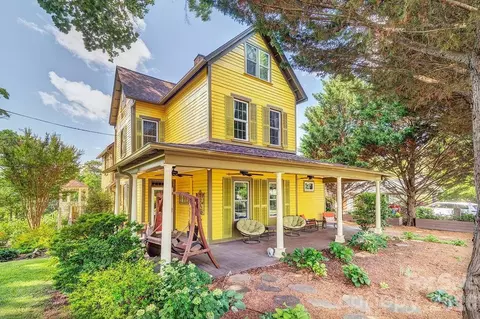 42 Church St, Weaverville, NC 28787