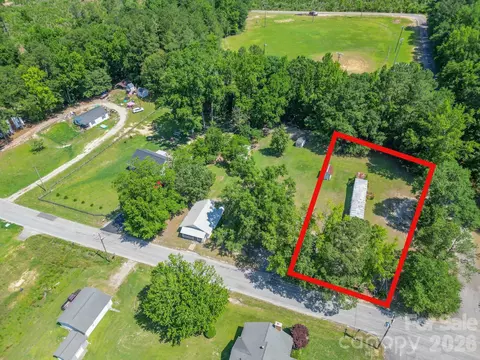 305 Hartman Cir, Jefferson, SC 29718