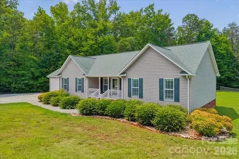 1512 Kinglet Dr, York, SC 29745