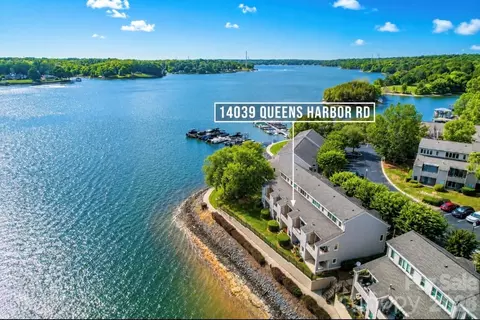 14039 Queens Harbor Rd, Charlotte, NC 28278