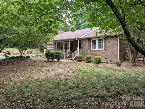 111 Midway Lake Rd, Mooresville, NC 28115