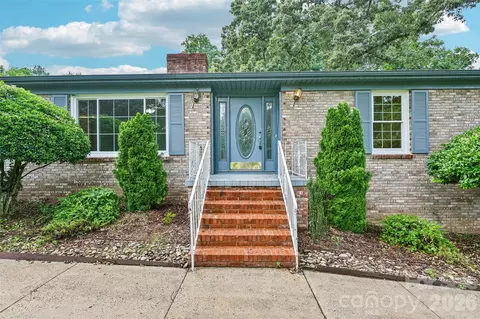 1621 N Oak Dr, Shelby, NC 28150