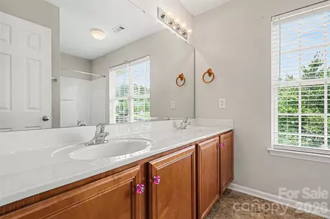 Bath - 2001 Keystone Ct, Monroe, NC 28110 photo 2 of 2