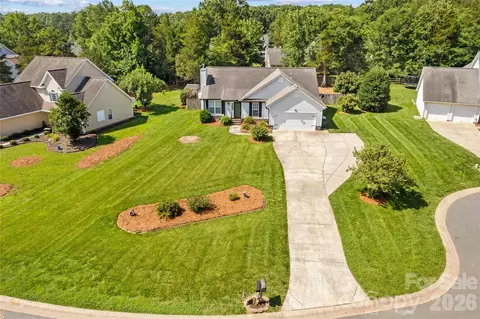 4425 Derbyshire Ln, Matthews, NC 28104