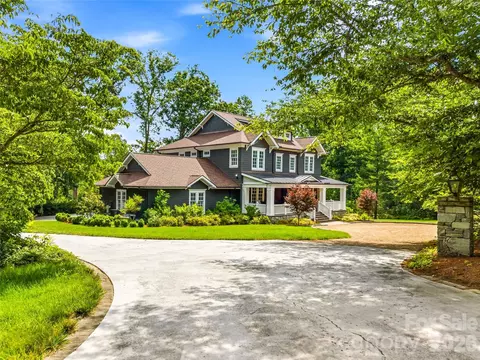 1 Cedar Chine Dr, Asheville, NC 28803