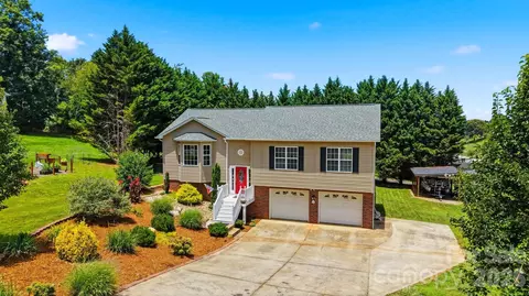 1258 Birch Dr, Morganton, NC 28655