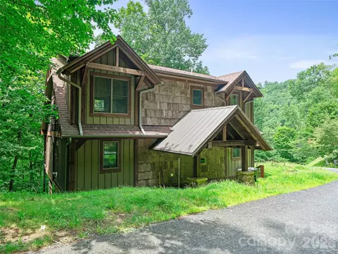 140 Falls Crossing Rd, Burnsville, NC 28714