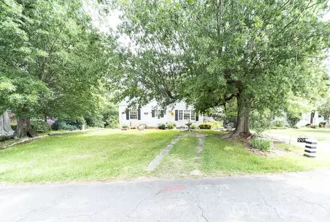 909 Drummond Ave, Charlotte, NC 28205