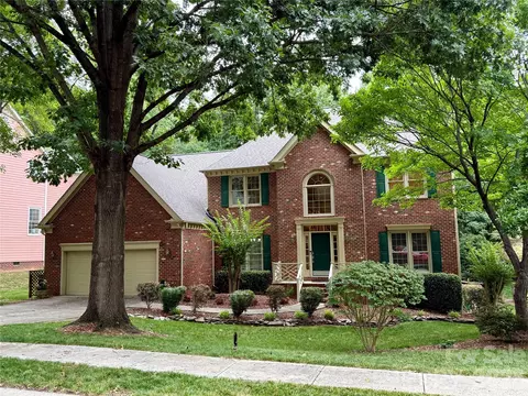 5529 Fairvista Dr, Charlotte, NC 28269