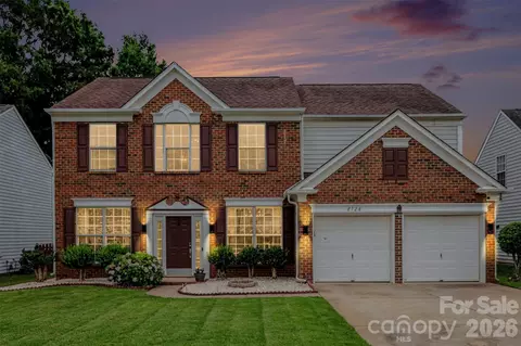 8728 Fieldcroft Dr, Charlotte, NC 28277