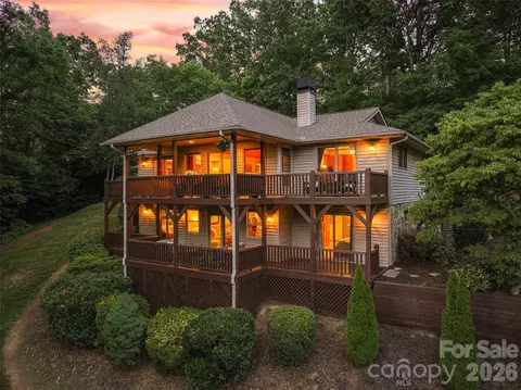 359 Saddlebrook Ln, Clyde, NC 28721