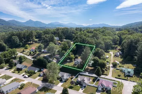 View/Area - 441 Main St, Clyde, NC 28721 photo 2 of 3