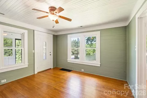 Living - 441 Main St, Clyde, NC 28721 photo 4 of 6