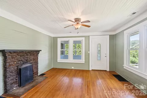 Living - 441 Main St, Clyde, NC 28721 photo 2 of 6