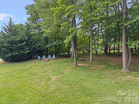 Exterior - 237 Windsor Forest Cir, Fletcher, NC 28732 photo 10 of 10