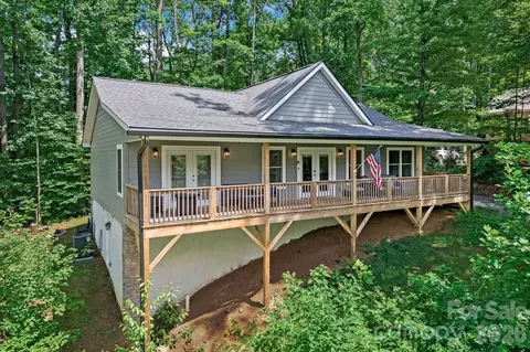 30 Sleeping Bear Rdg, Maggie Valley, NC 28751