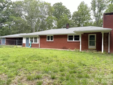 150 Cowan Ln, Tryon, NC 28782