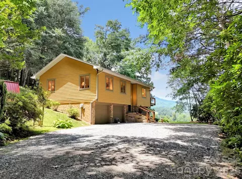 372 Shady Ridge Rd, Waynesville, NC 28785