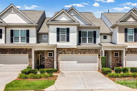 5125 Mount Clare Ln, Charlotte, NC 28210
