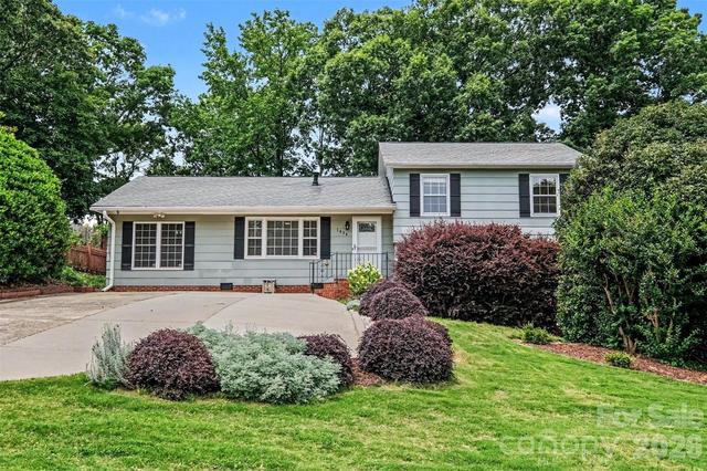 1030 Mclaughlin Dr, Charlotte, NC 28212