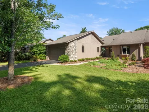 20 Clubside Dr, Asheville, NC 28804