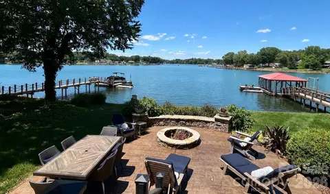 182 Malibu Rd, Mooresville, NC 28117
