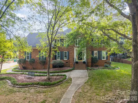 10317 Hollybrook Dr, Charlotte, NC 28277