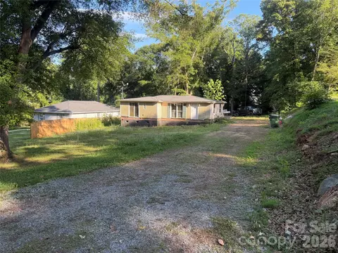 207 Mauney St, Mount Holly, NC 28120