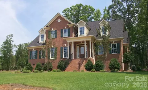 1016 Firethorne Club Dr, Waxhaw, NC 28173