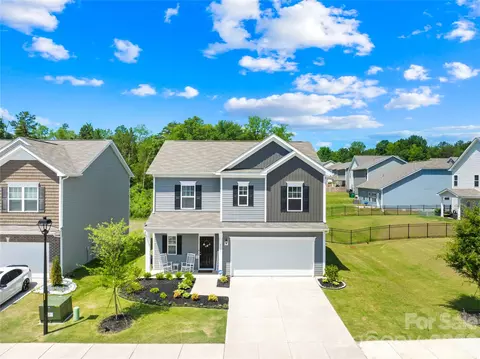 8131 Jonagold Ln, Charlotte, NC 28215