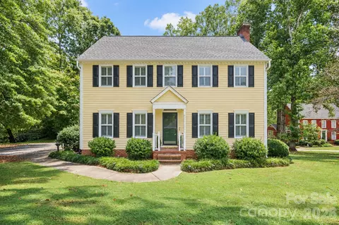 2720 Steeplechase Rd, Gastonia, NC 28056