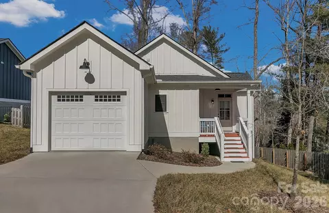 40 Rangeley Dr, Asheville, NC 28803
